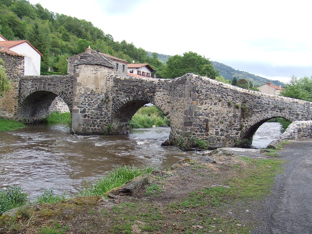 Saurier- Vieux pont du XVè